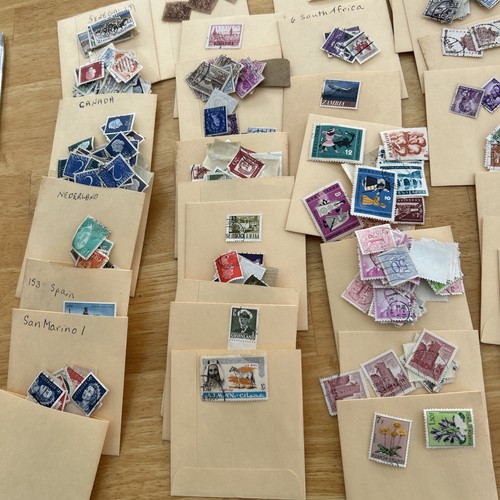 BRIEFMARKE WELTWEIT Lot gebraucht mit etwas Rückenverlust durch Scharniere - Bild 1 von 3