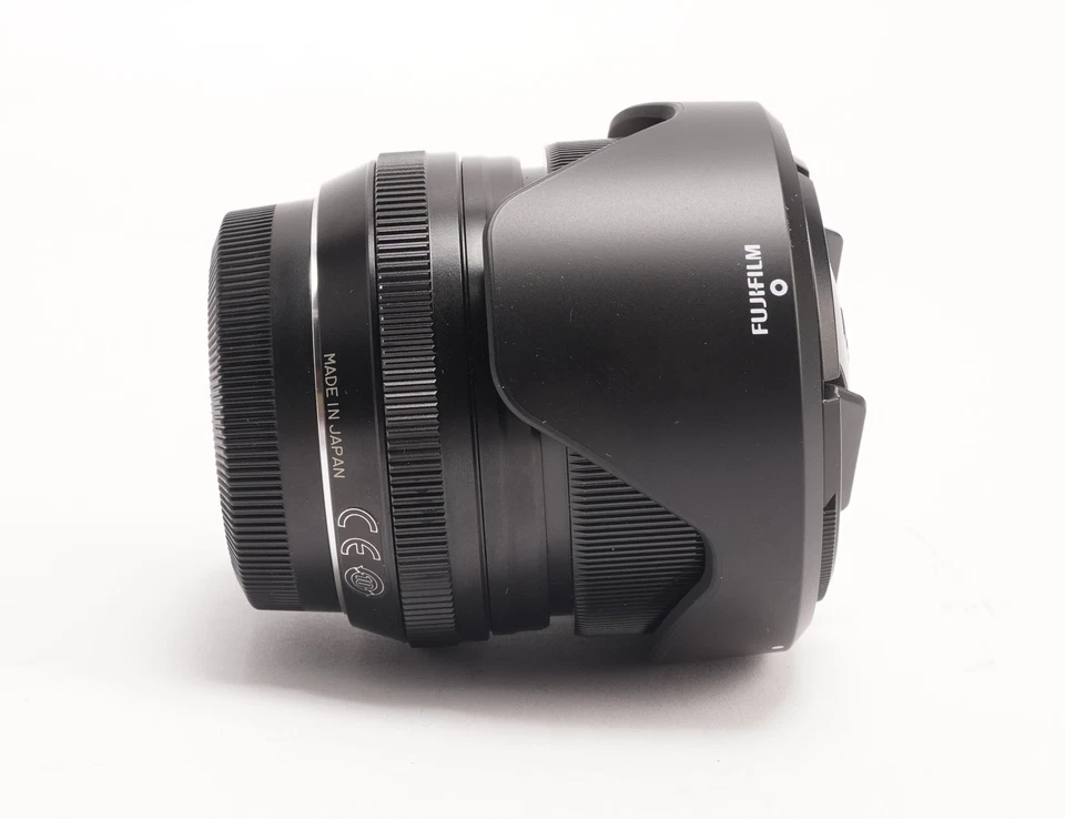 Fujifilm XF 14mm f/2.8 R Ultra Wide-Angle Lens - Image 3 of 4