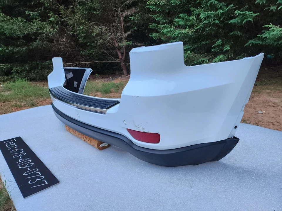 Cubierta de parachoques trasero Jeep Grand Cherokee 2011-2022 OEM. SIN ENVÍO. 1VQ65TRMAA-B Foto 3 de 4