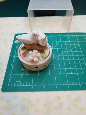 Vtg Brinns Lidded Trinket Box Colorful Birds Flowers Design