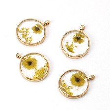 C 8PCS Gold Tone Real Dry Pressed Flower Resin Round Charm Pendant GXE07 3