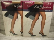 VTG 2 Pairs Hanes Silk Reflections Non Control Top Pantyhose Sz CD Little Color