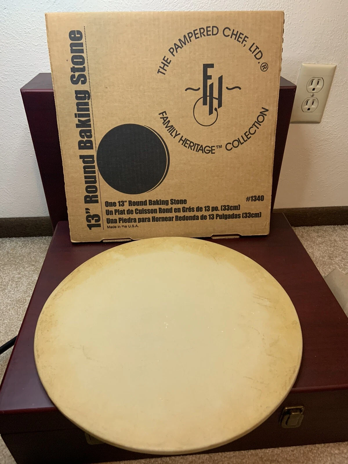 The Pampered Chef 13" Round Baking Pizza Stone Family Heritage Stoneware