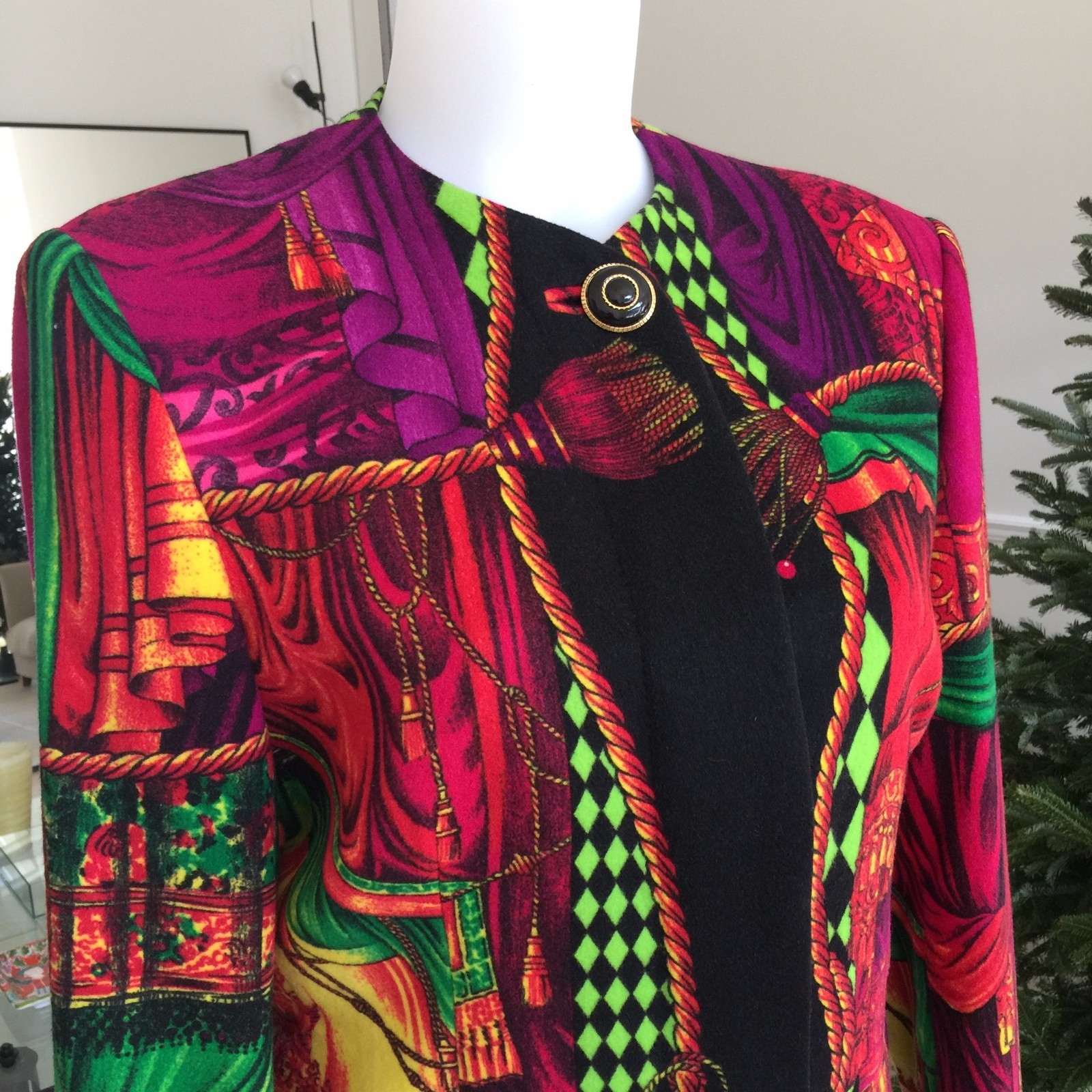 iconic GIANNI VERSACE I Sipari print wool skirt suit from F/W 1991/92 image 7