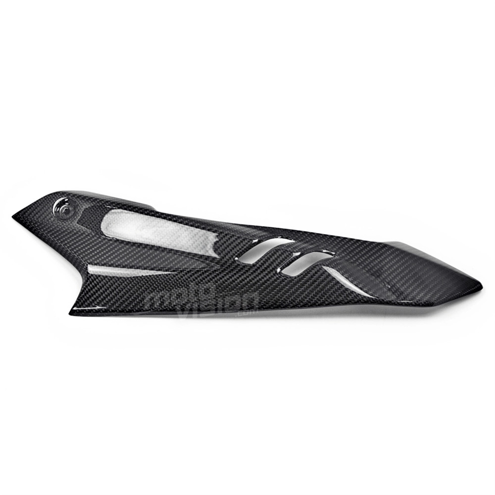 Sublimez vos balades en Triumph Speed Triple 1200 2021 avec ce cache catalyseur carbone