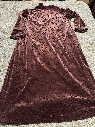 Luxury Velvet Velour Robe Cabernet Petite M Full Zip Front Plush High Quality - Picture 6 of 6