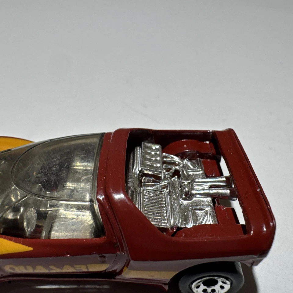 Coche deportivo Quasar Peugeot 1986 vintage rojo amarillo fundido a presión hecho en Macao Foto 4 de 4