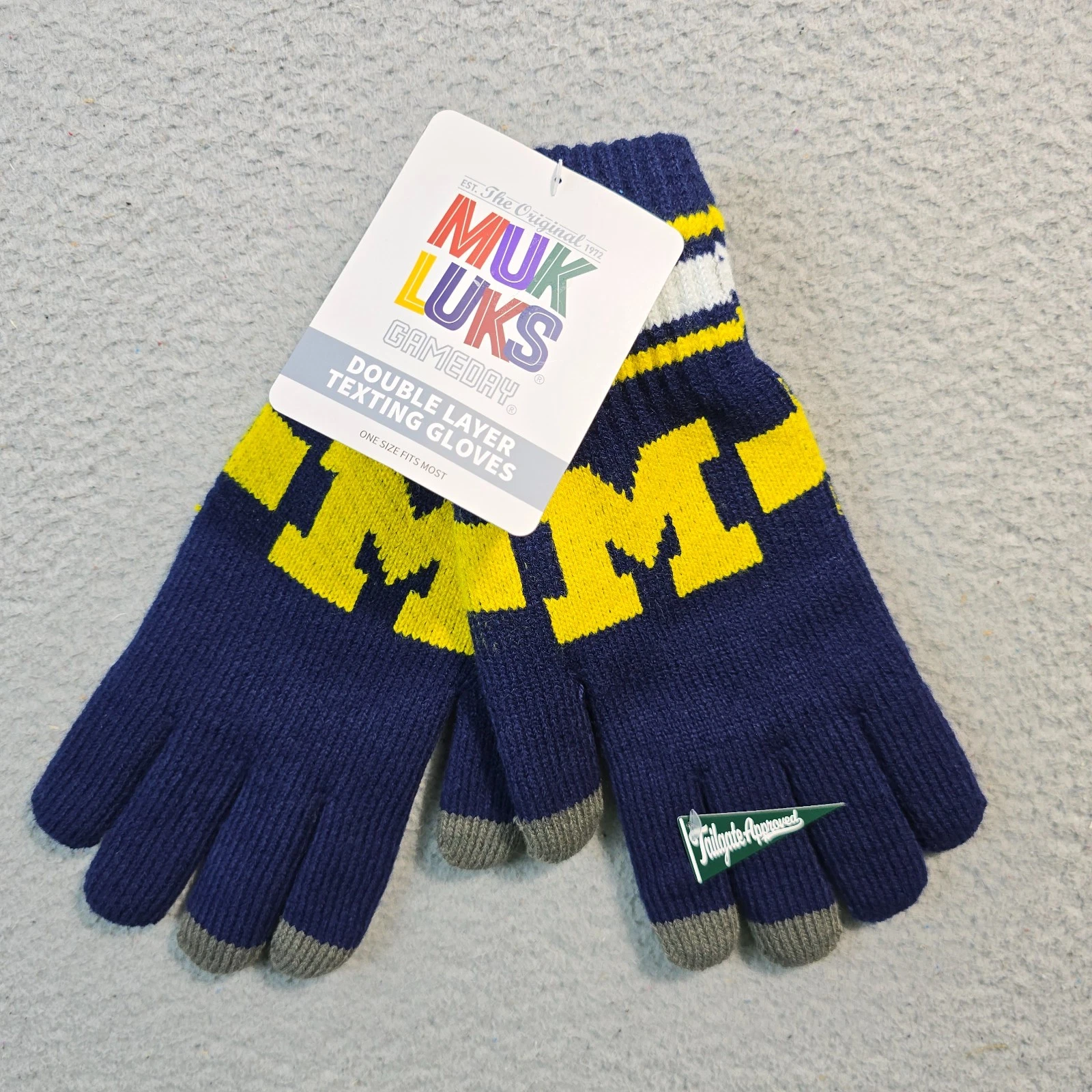 Muk Luks U of M Michigan Gloves Mens Blue OS DOUBLE LAYER TEXTING GLOVES NWT