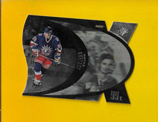 73868 1997-98 SPx #30 Wayne Gretzky  SMALL CREASE ON BACK