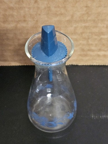 Vintage MCM Pyrex Salt Shaker W/Stopper Old Town Blue Floral Pattern 4.5 in - Picture 6 of 9