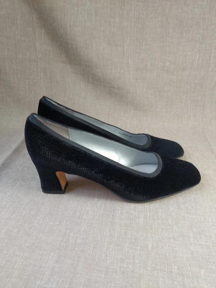 Mujer Nina Tacones de Terciopelo Puntera Cuadrada Negro Talla 6 M Suela de Cuero Foto 3 de 4