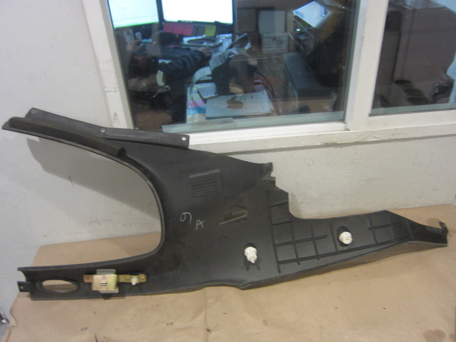 Maserati 4200 Coupe - RH Rear C-Pillar Cover Trim - P/N 981210800