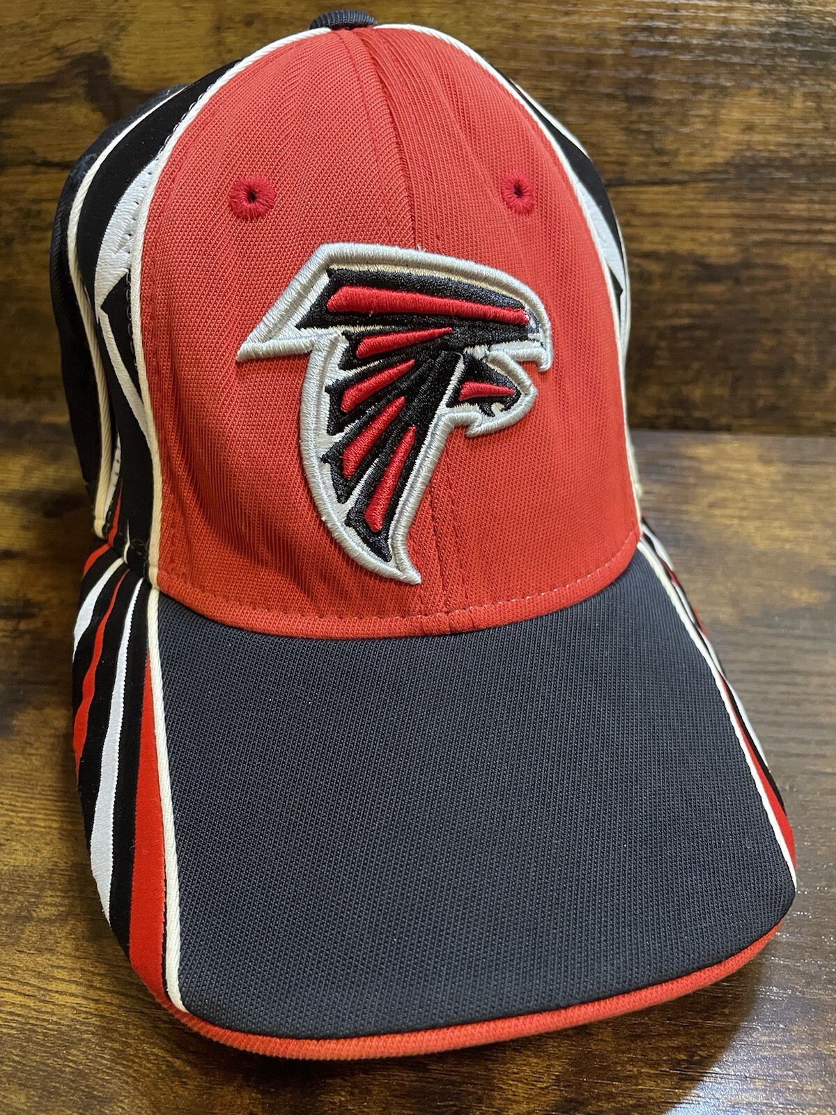 ATLANTA FALCONS HAT Red+Black,NFL EQUIPMENT. Clean, One Size Fits Most.