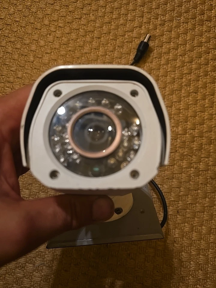 Q-See QCA7201B  720p Bullet Security / Surveillance POE Camera NO TESTED  - Image 2 of 4