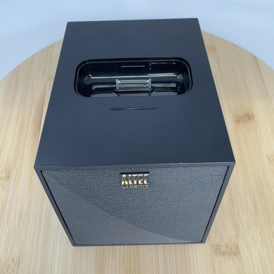 Altec Lansing Octiv Mini M102 Speaker iPod iPhone 30-Pin Black w/ AC Adapter - Image 2 of 4