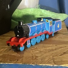 Thomas  Friends Gordon No. 4 Wooden Railway Blue Steam Locomotive 4-6-2