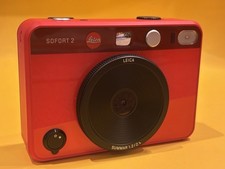 Leica Sofort 2 instant / Digital Polaroid type camera takes Fuji Instax film