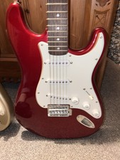 Fender Squier Strat Stratocaster Electric Guitar IC050704535 2005 Indonesia Red