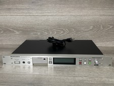 MARANTZ PMD570 Pro Studio Solid State Digital Audio Recorder Player