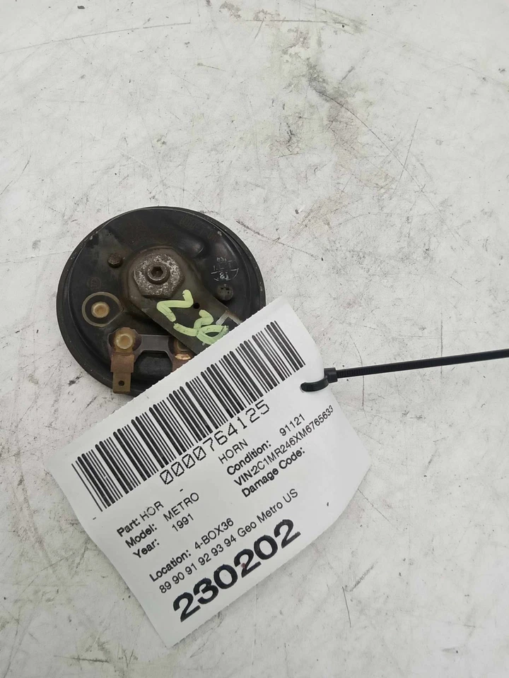 Bocina Geo Metro 89-94 usada OEM Foto 2 de 4