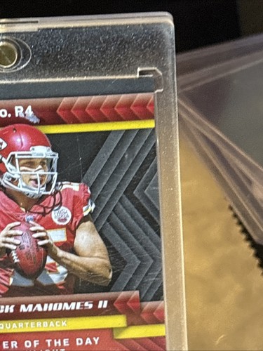 2017 Panini- Player Of The Day #R4 Patrick Mahomes RC!! ❤️ - Picture 8 of 10