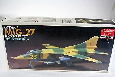 USSR Hasegawa 1//72 Cold War Fighter Mikoyan MiG-27 Flogger D