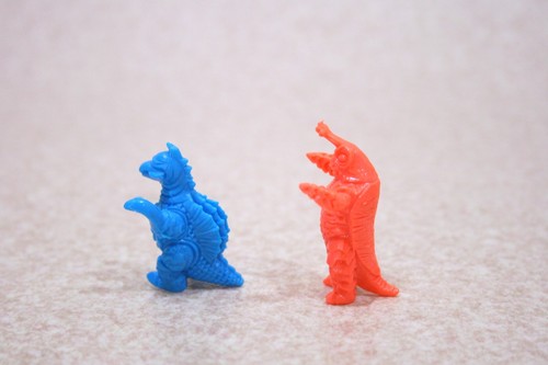 Bandai Godzilla World Rubber Keshi Figure Gigan Megalon Set Mini Toy Monster - Picture 3 of 6