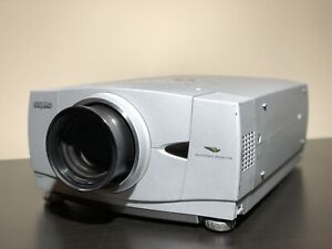 replacement lamp for a sanyo pro xtrax multiverse projector