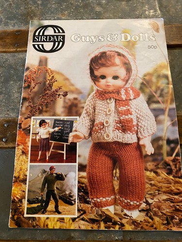 SIRDAR Jungs & Puppen 9 Design Puppenkleidung Vintage Strickmuster Heft 117