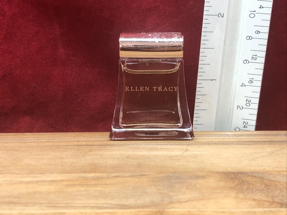 Perfume miniatura ELLEN TRACY EAU de PARFUM .17 oz/5 ml Splash  Foto 2 de 4