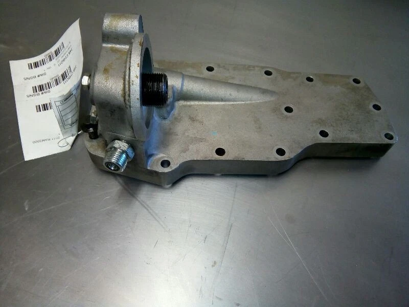 Adaptador de filtro de aceite de 2011 RAM3500 6,7 L turbo diésel 5450425 Foto 3 de 4