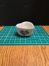 Pfaltzgraff Yorktowne Heart Shaped Custard/Candle Cup 4" WIDE X 2-1/4" TALL USA