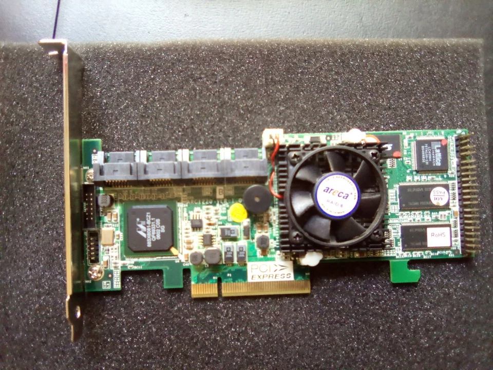 Areca ARC-1220 PCI-E Storage Controller RAID SAS/SATA 300 Mbps - Image 2 of 4