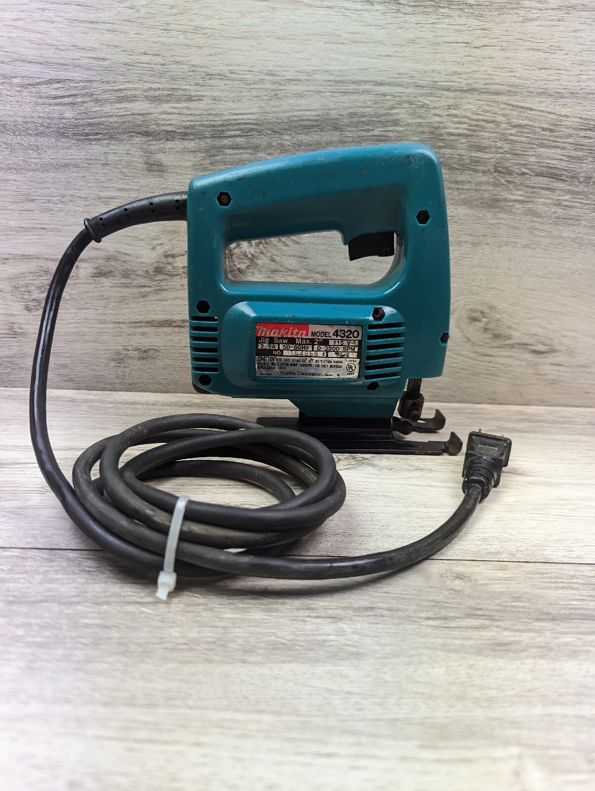 Image of Makita 4320 jigsaw on Best Buy website