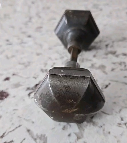 Juego de perillas de puerta hexagonales de acero estampado antiguo de 2" - Imagen 4 de 8