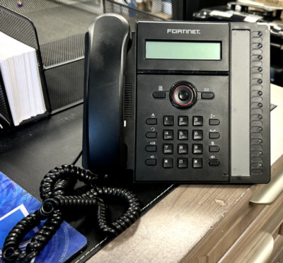 Fortinet FON-460i Gigabit IP Phone (NO POWER ADAPTERS!)