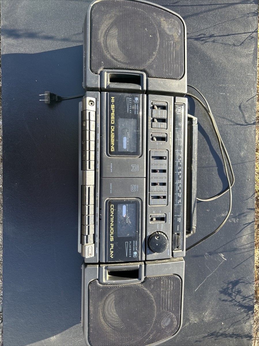 GE AM FM Dual Cassette Stereo Hi Speed Dubbing EQ Boombox