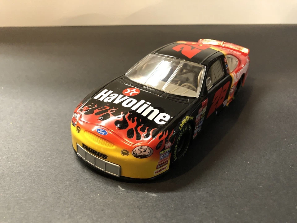 Литой автомобиль 1996 Action No28 Havoline Ernie Irvan 1:24 - Изображение 3 из 3