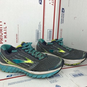 brooks womens ghost size 8