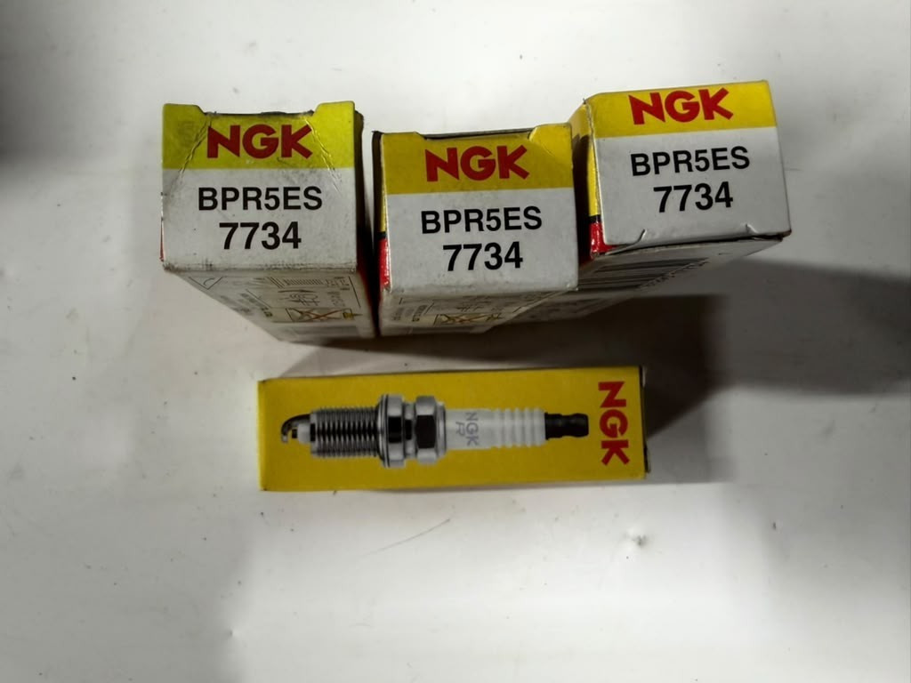 NGK BPR5ES 7734 Nickel Spark Plug, LOT OF 4