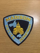 MADISON WISCONSIN POLICE SHOULDER PATCH STATE CAPITAL-Historical Memorabilia