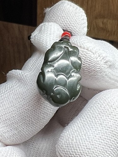100% Hetian Jade Carved PiXiu Pendant25×15×10mm新疆和田玉昆仑虚的舍利塔青雕刻貔貅 可以挂📱上也可以配108吊坠 - Picture 6 of 12