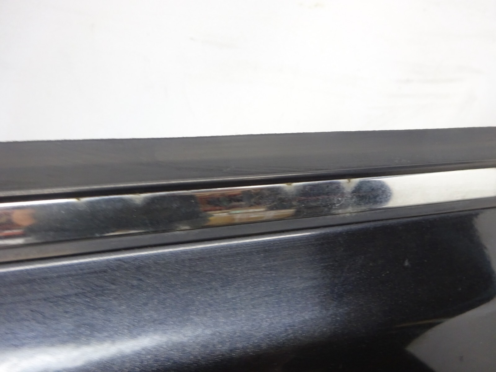 2005-2008 Maserati Quattroporte Front Left Door Shell Panel Black OEM DE2209145