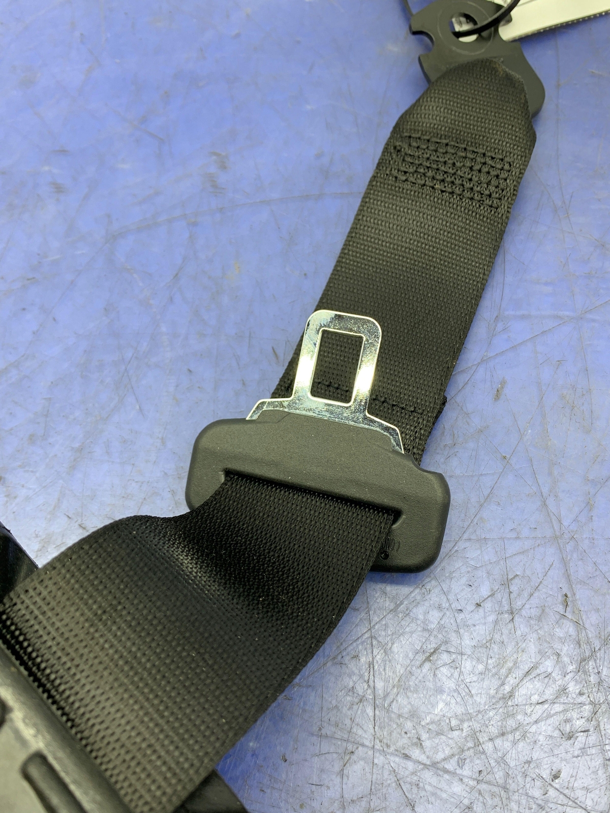 2017-2020 MASERATI LEVANTE M161 OEM LH REAR LEFT REAR SEAT BELT RETRACTOR