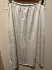 VINTAGE VANITY FAIR IVORY 27" no side slits HALF SLIP L