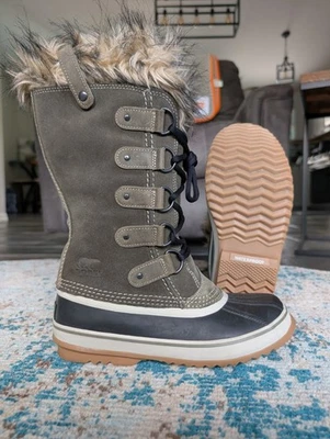 SOREL Joan Of Arctic Boots Womens Size 8 Waterproof Snow Rain Winter Faux Fur - Image 1 of 4