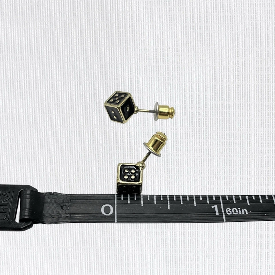 Pendientes Dados Negro Tono Dorado Esmalte Postes Casino Vegas Juego de Juego Tachuelas 1/4" Foto 2 de 4