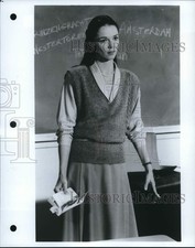 1985 Press Photo Janet Eilber portrays a high school teacher in "The Best Times"
