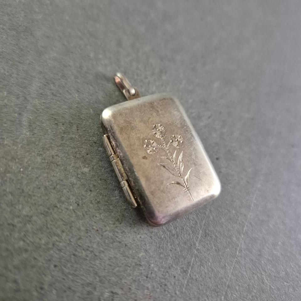 Antiker Silber Medaillon Anhänger – Rechteckig mit Blumen Gravur - Bild 4 von 4