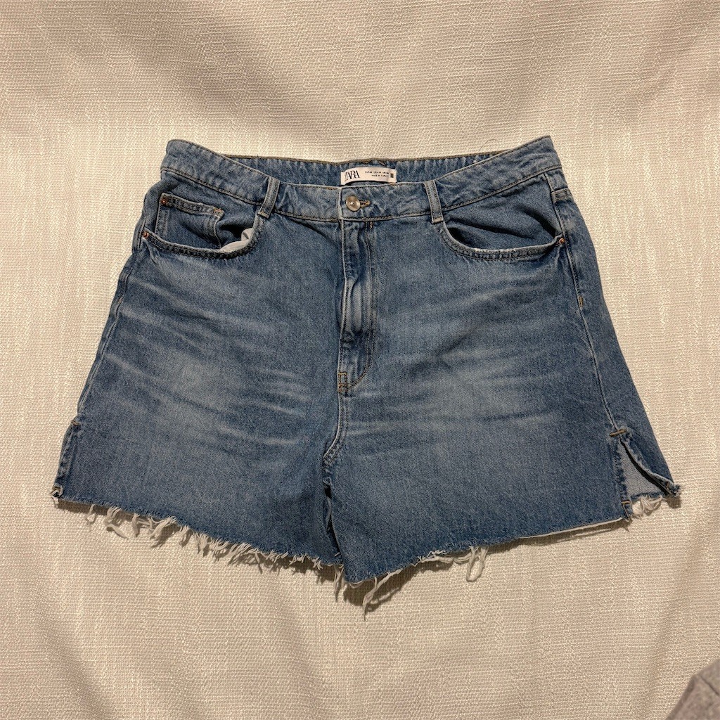 ZARA Women's Cut-Off Shorts Blue Denim Frayed Hem 5-Pocket Mid Rise 14